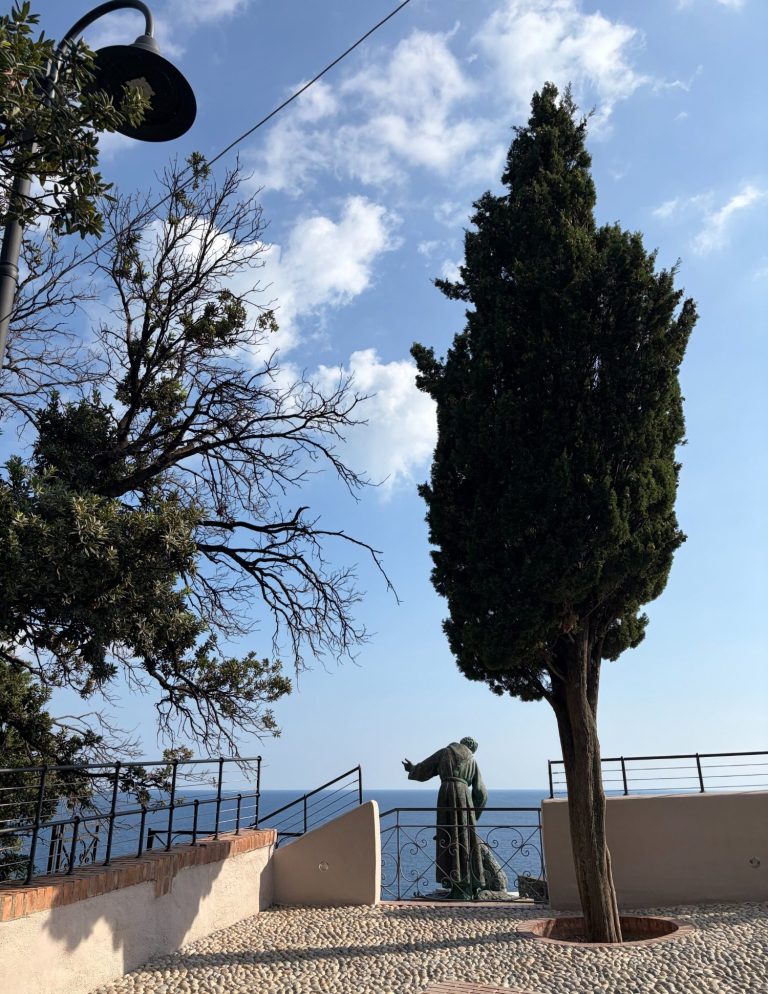 Statue of San Francesco d'Assisi with the wolf of Gubbio
