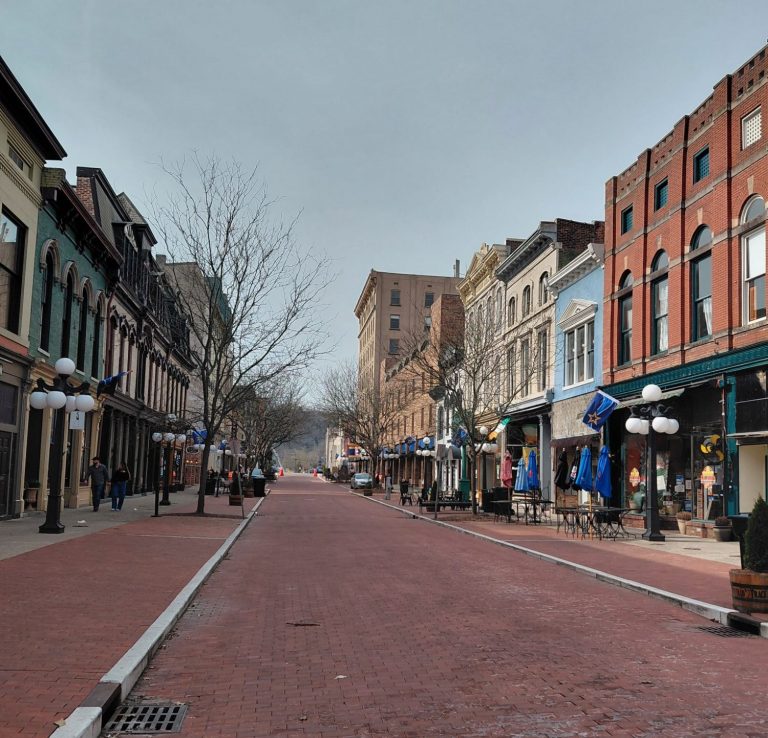 Red Streets of Frankfort, Kentucky Red Streets of Frankfort, Kentucky